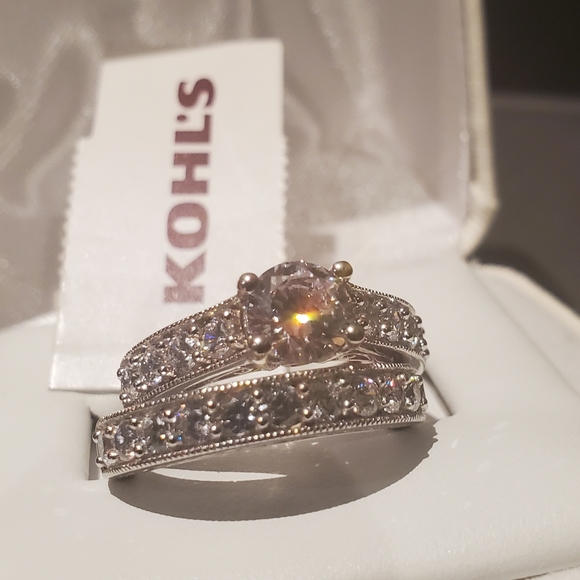 Zirconia ring set. Size 7 - Picture 4 of 9